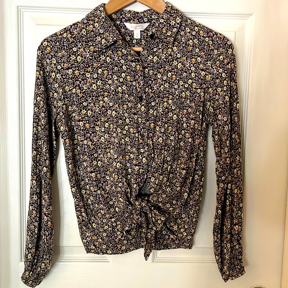 Button Down Floral Blouse w/ Tie Bottom
